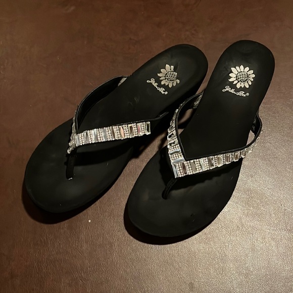 Yellow Box rhinestone sandals, 2.5” heel with .5” platform, size 9 - Picture 1 of 5